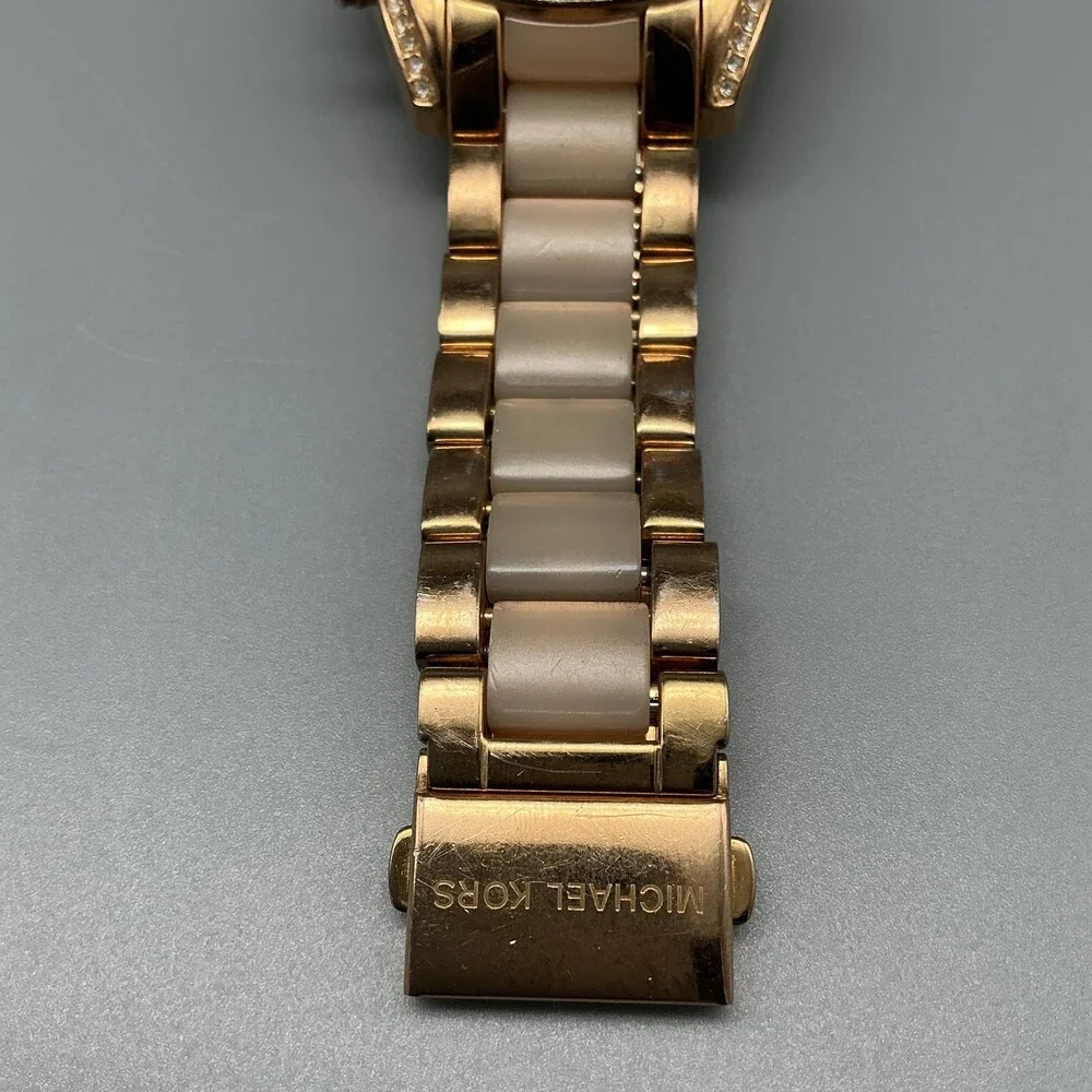 Michael Kors MK-5943 Womens Watch 39mm Gold Tone Chronograph New Battery 5.75